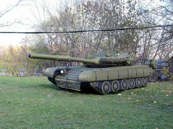 巴里坤陆地军事假目标坦克